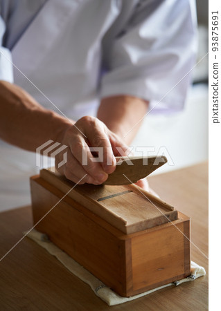 在董事會面前刮鬍蘿蔔 在董事會面前刮鬍蘿蔔 93875691