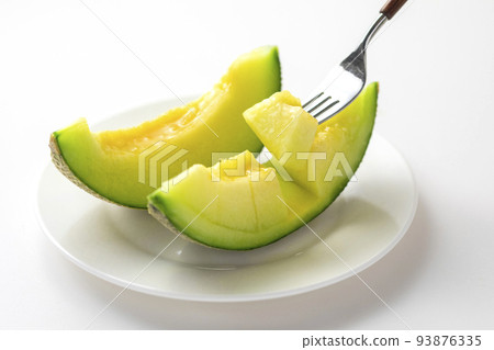 切瓜想用叉子吃 93876335