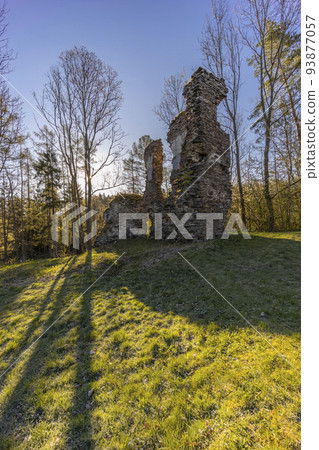 Chlum ruins from the 13th century near Zbysov, Central Bohemia, Czech Republic Chlum ruins from the 13th century near Zbysov, Central Bohemia, Czech Republic 93877057