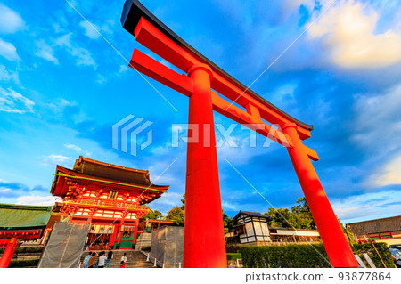 Kyoto Fushimi Ward Fushimi Inari Taisha Second Torii Gate and Tower Gate Kyoto Fushimi Ward Fushimi Inari Taisha Second Torii Gate and Tower Gate 93877864