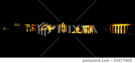 Night Panorama of Palmyra columns and ancient city, destroyed by 93877908