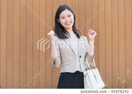 戶外女商人肖像 戶外女商人肖像 93878242