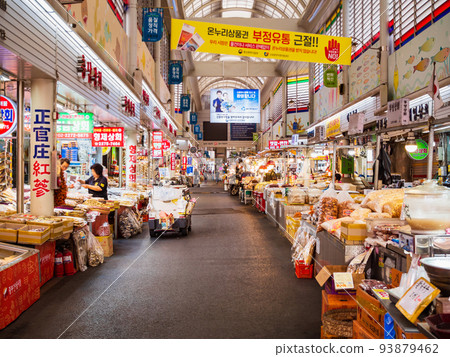Seoul Central Market *Partially soft focus 93879462