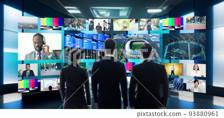 觀看圖片的人 觀看圖片的人 93880961