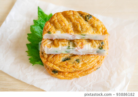 Cut round squid Cut round squid 93886182