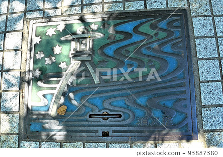 A stylish fire hydrant lid from Kanazawa City, Ishikawa Prefecture 93887380