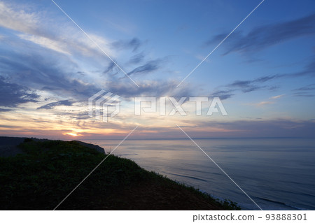 從 Kobukariishi 天文台看到的美麗的日出海 從 Kobukariishi 天文台看到的美麗的日出海 93888301