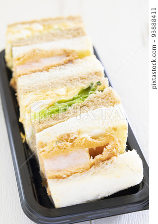 Bakery's delicious shrimp cutlet sandwich and egg sandwich Bakery's delicious shrimp cutlet sandwich and egg sandwich 93888411