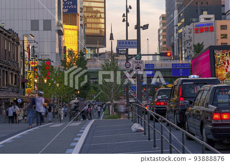 大阪南道頓堀橋（禦堂筋）的夜景 93888876