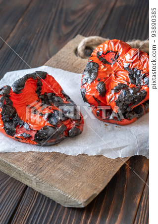 Grilled bell-peppers 93890385