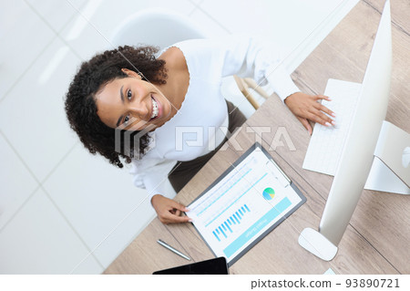 Portrait of confident businesswoman in modern office 93890721
