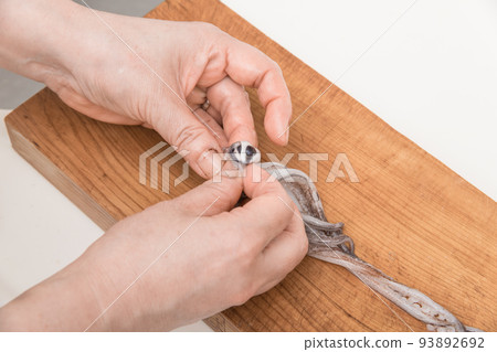 【中年家庭主婦準備魷魚,移開眼睛】 【中年家庭主婦準備魷魚,移開眼睛】 93892692