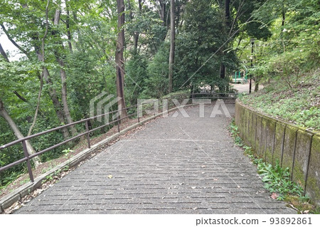 橫濱市綠區美穗町美穗年壽坂公園，Square and Slope，Jurin Play Park Walk，2022年8月 93892861