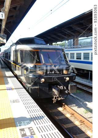 Kiha 183 Series Asoboy (Kumamoto Station) 93893063