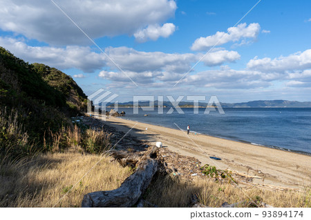 Seto Inland Sea People fishing on the sandy beach of Oyoshima Seto Inland Sea People fishing on the sandy beach of Oyoshima 93894174