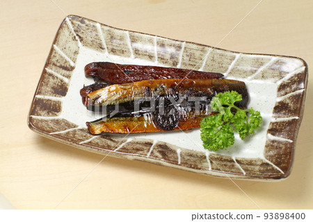 Grilled fish, pickled saury 93898400