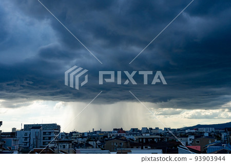 游擊隊大雨圖片 93903944