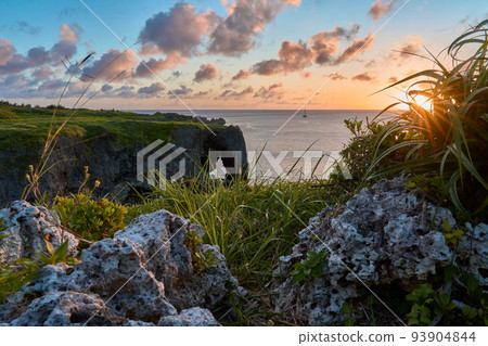Manzamo in Okinawa at dusk 93904844