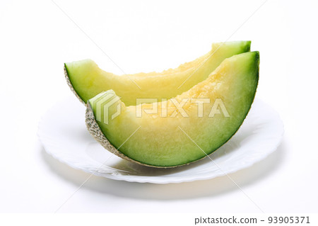 伯爵瓜切片在盤子上 93905371