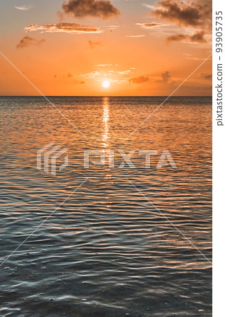 Sunset sea of Okinawa 93905735