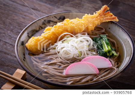 Delicious shrimp tempura soba 93905768