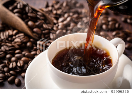 倒入熱咖啡 倒入熱咖啡 93906226