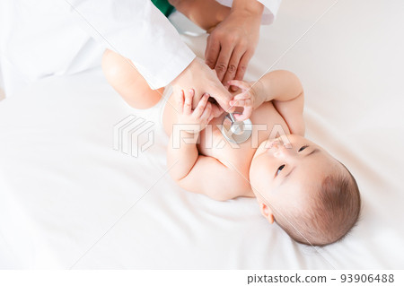 Baby receiving a medical examination Auscultation Health examination Infant health checkup 93906488