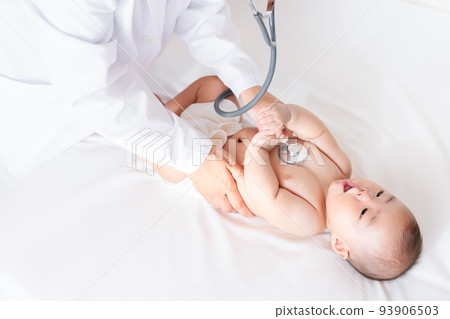 Baby receiving a medical examination Auscultation Health examination Infant health checkup Baby receiving a medical examination Auscultation Health examination Infant health checkup 93906503