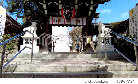 Kushida Shrine in Fukuoka 93907754