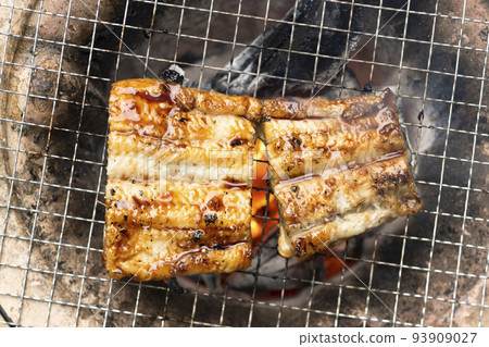 Grilled eel grilled over charcoal 93909027