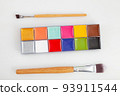 brushes and cosmetics 93911544