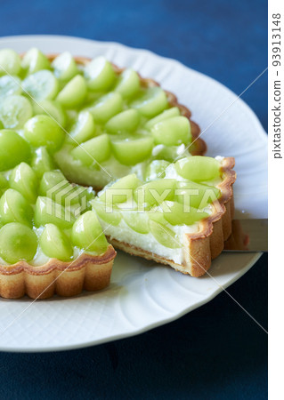 Shine Muscat Cheesecake Tart 93913148