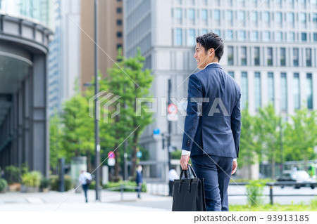 Business businessman man commuting 93913185