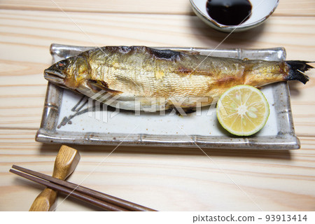 整條烤野生香魚 整條烤野生香魚 93913414