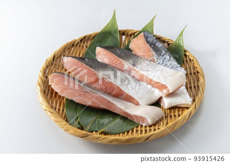Delicious salmon fillet 93915426