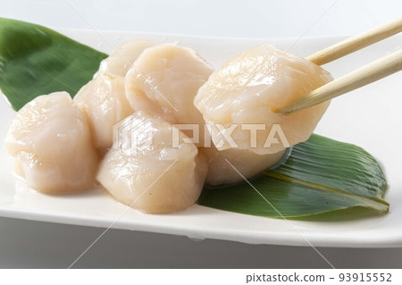 新鮮美味的扇貝刺身 93915552