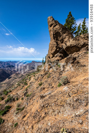 Gran Canaria hiking route Cruz de Tejeda to Artenara, view into Caldera de Tejeda, Canary Islands, Spain 93916488