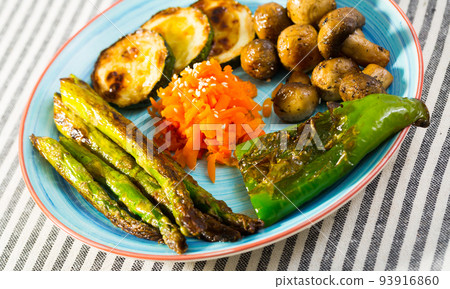 Grilled vegetables Grilled vegetables 93916860