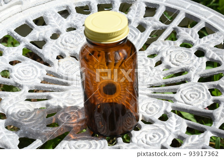 棕色的瓶子 棕色的瓶子 93917362