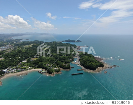 Aerial view of Kuratsu-no-hana coastline from the sea in Akune City Aerial view of Kuratsu-no-hana coastline from the sea in Akune City 93919046