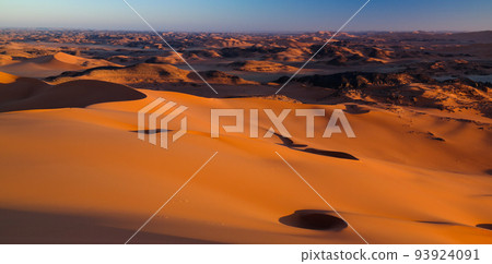 Sunrise view to Tin Merzouga dune, Tassili nAjjer national park, Algeria 93924091