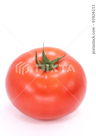 一個正常大小的整個番茄 明亮的背景 一個正常大小的整個番茄 明亮的背景 93926151
