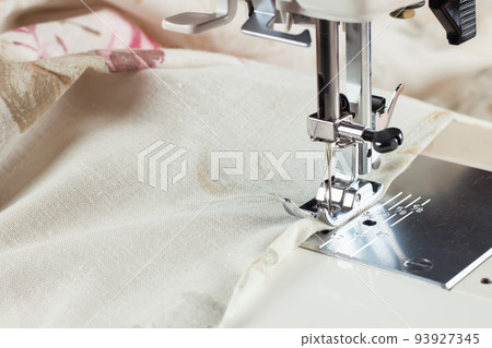 Modern sewing machine and item of clothing Modern sewing machine and item of clothing 93927345
