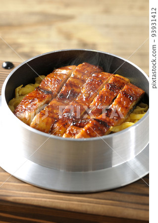Hot pot rice with grilled eel Hot pot rice with grilled eel 93931412