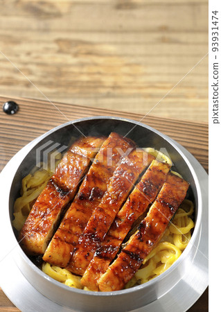 A bird's-eye view of hot pot rice with grilled eel A bird's-eye view of hot pot rice with grilled eel 93931474