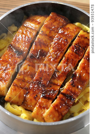 A bird's-eye view of hot pot rice with grilled eel A bird's-eye view of hot pot rice with grilled eel 93931478