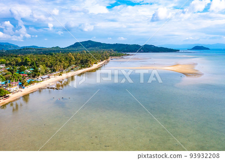 Aerial view of Hin Kong beach and its sand bank, in Koh Pha Ngan, Thailand Aerial view of Hin Kong beach and its sand bank, in Koh Pha Ngan, Thailand 93932208