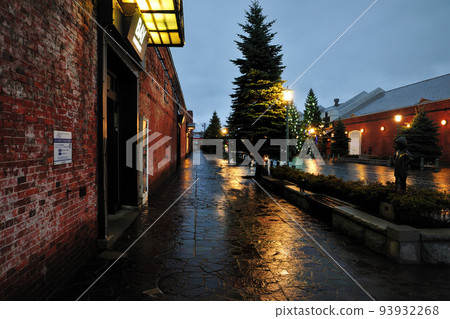 Kanamori Warehouse Rainy evening view Kanamori Warehouse Rainy evening view 93932268