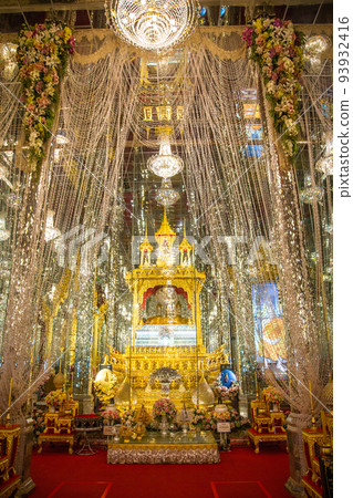 Wat Chantaram and Wat Tha Sung temple, Crystal Sanctuary 100 m long, in Uthai Thani, Thailand Wat Chantaram and Wat Tha Sung temple, Crystal Sanctuary 100 m long, in Uthai Thani, Thailand 93932416