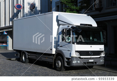 歐洲，白色面板貨車 93933339